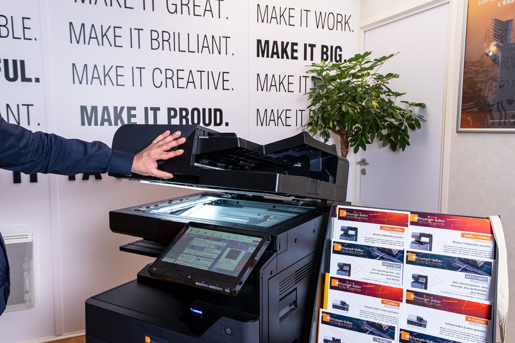 Scanner de bureau : comment l'utiliser ? - Triumph Adler